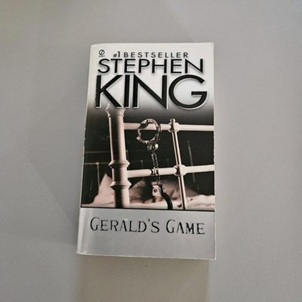 Gerald's Game - Stephen King - Paperback Book - Psychological Horror Thriller
